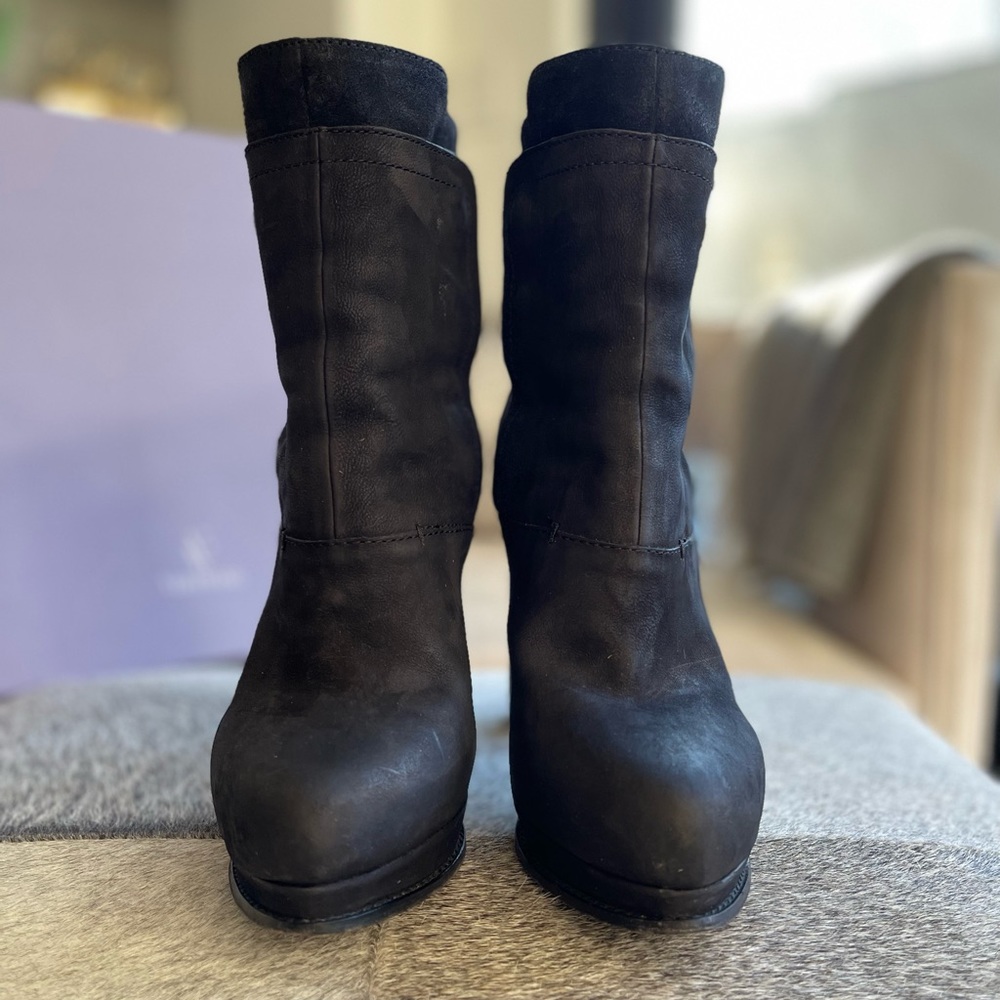 Vera Wang Marilyn platform black bootie - Picture 3 of 9